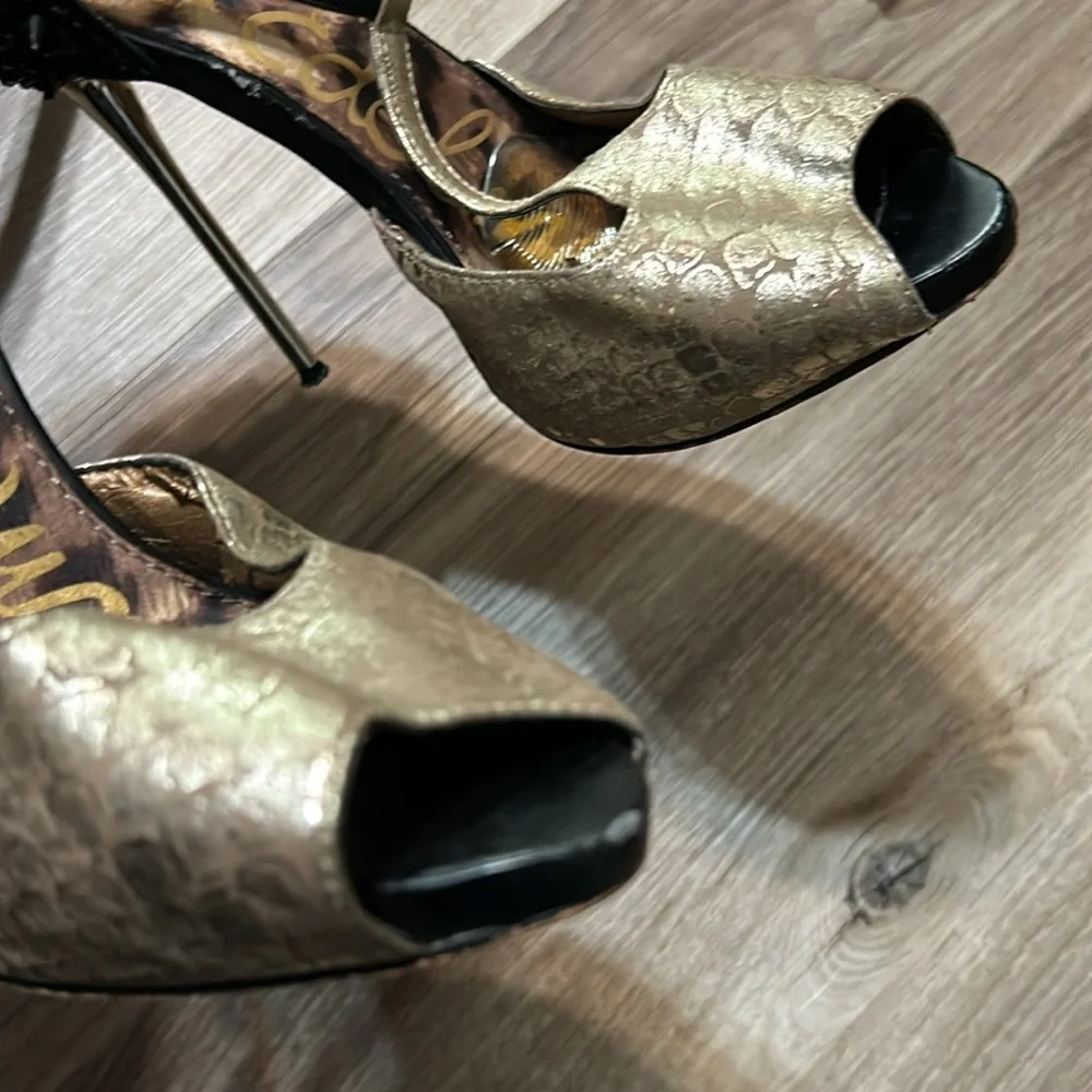 Designer Sam Edelman Scarlett Black /Gold Suede Leather Spiked Heels Size 9.5 - Picture 9 of 9